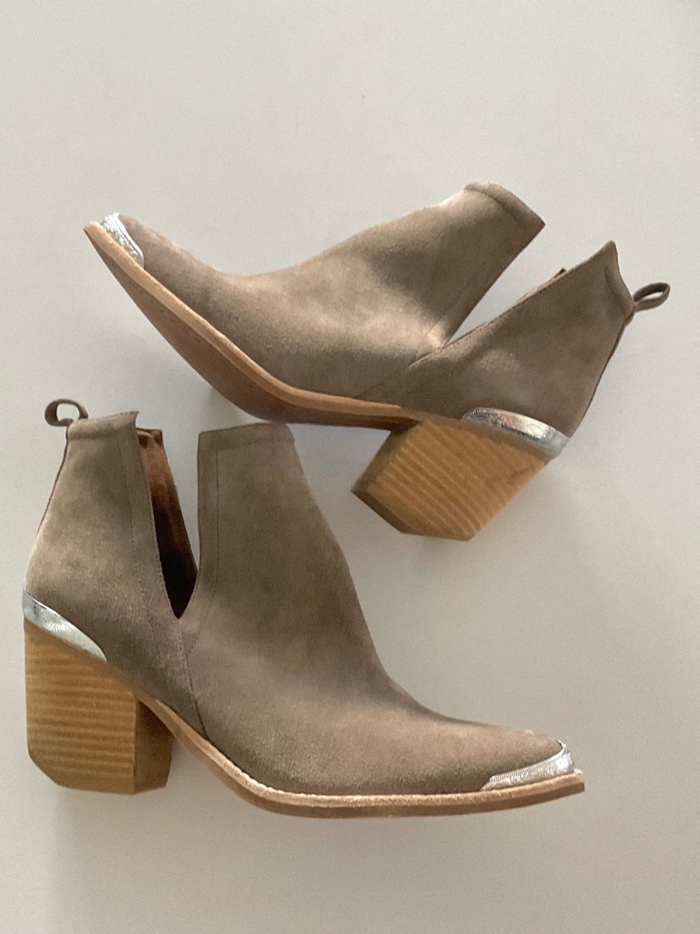 JEFFREY CAMPBELL Cromwell Cutout Western Booties in Taupe/Tan Suede Size 9